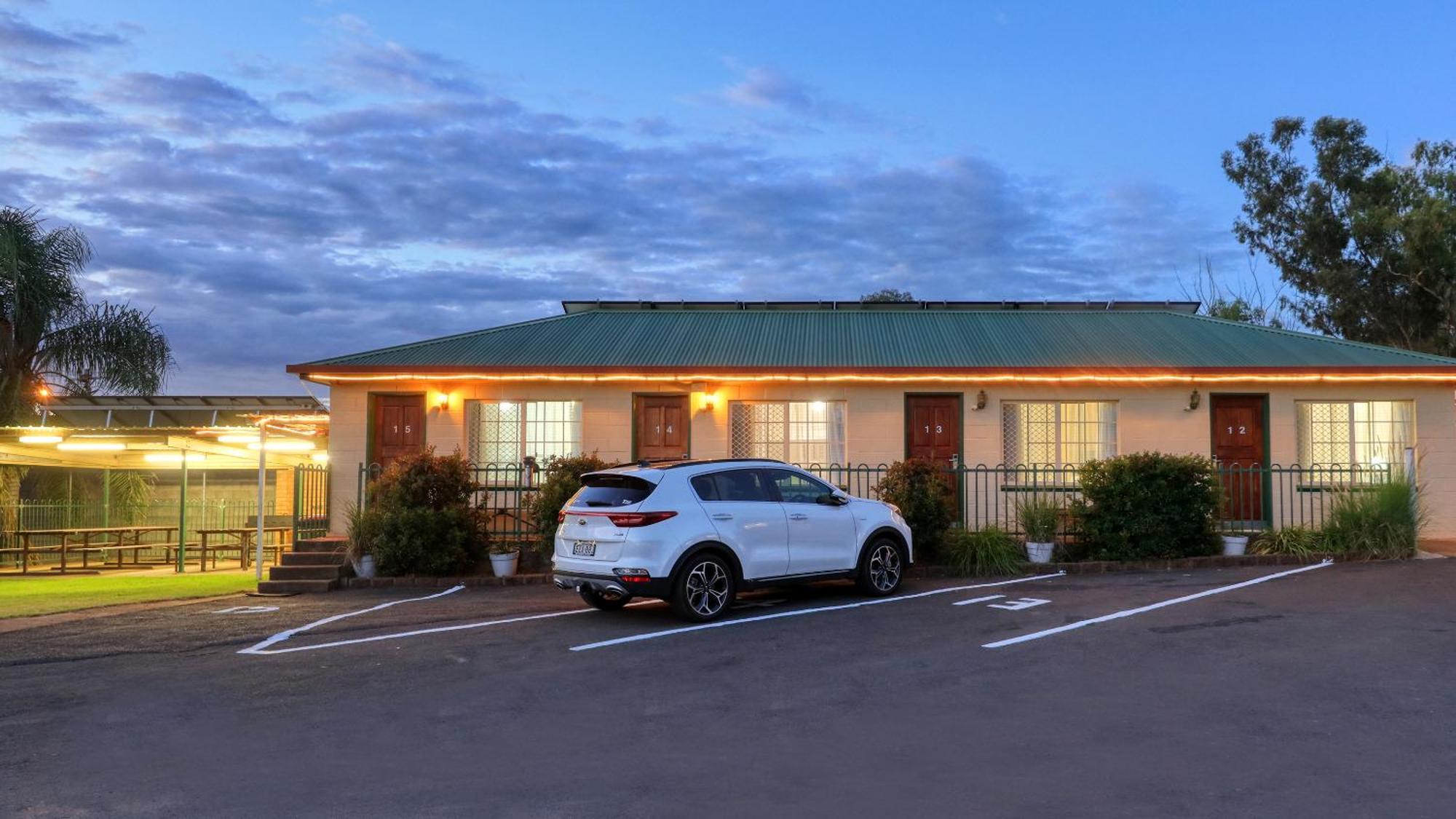 Peak Hill Golden Peak Budget Motel Buitenkant foto